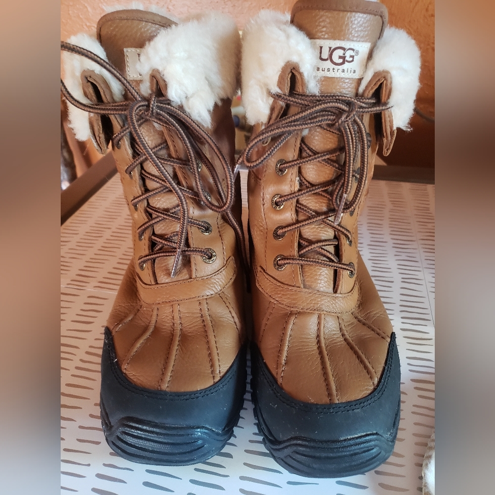 UGG Adirondack Boots size 9